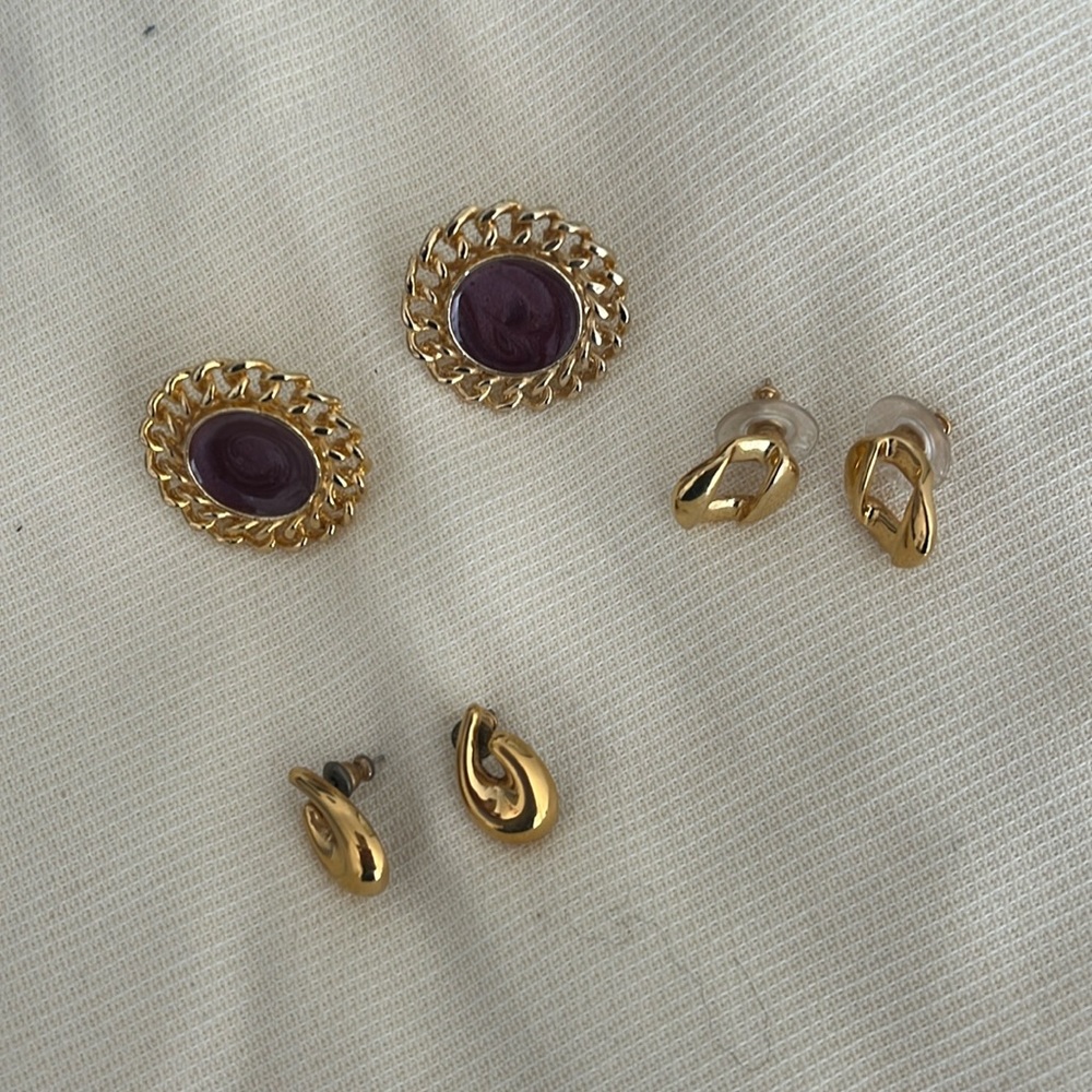 Retro 80/90’s earrings.
